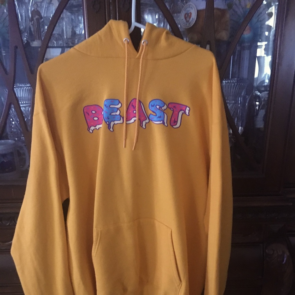Men’s Mr. Beast sweatshirt in bright yellow